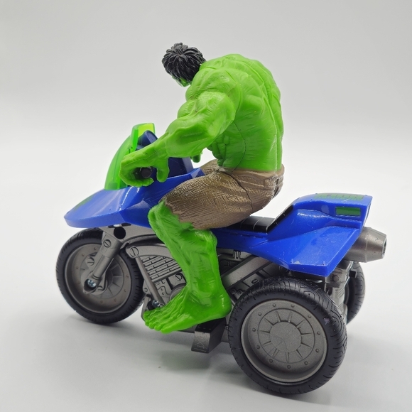 2007 Marvel Incredible Hulk Zoom 'N Go 3-Wheeler Blue Vehicle - Picture 5 of 6